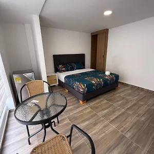  Pensión Moravia Coliving Colombia